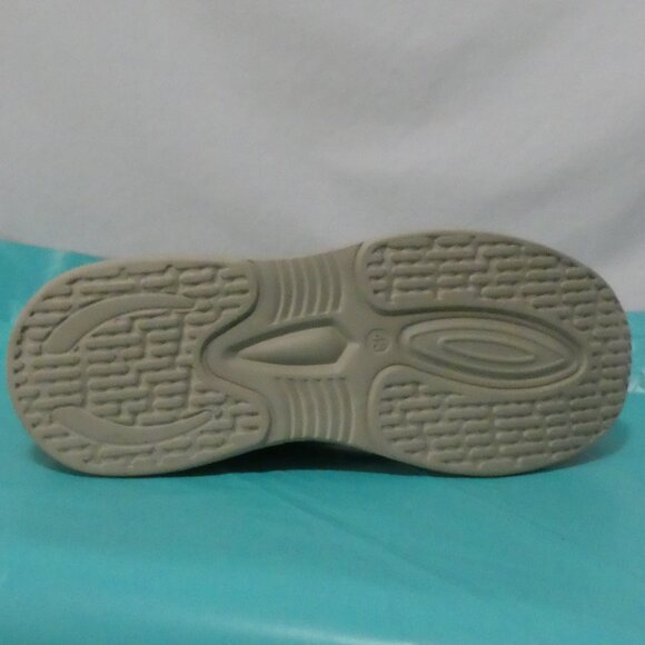 Unbranded | size 43 | Cozy Ankle Boots With Fur Cuffs and Zip Side Closures - Picture 6 of 11